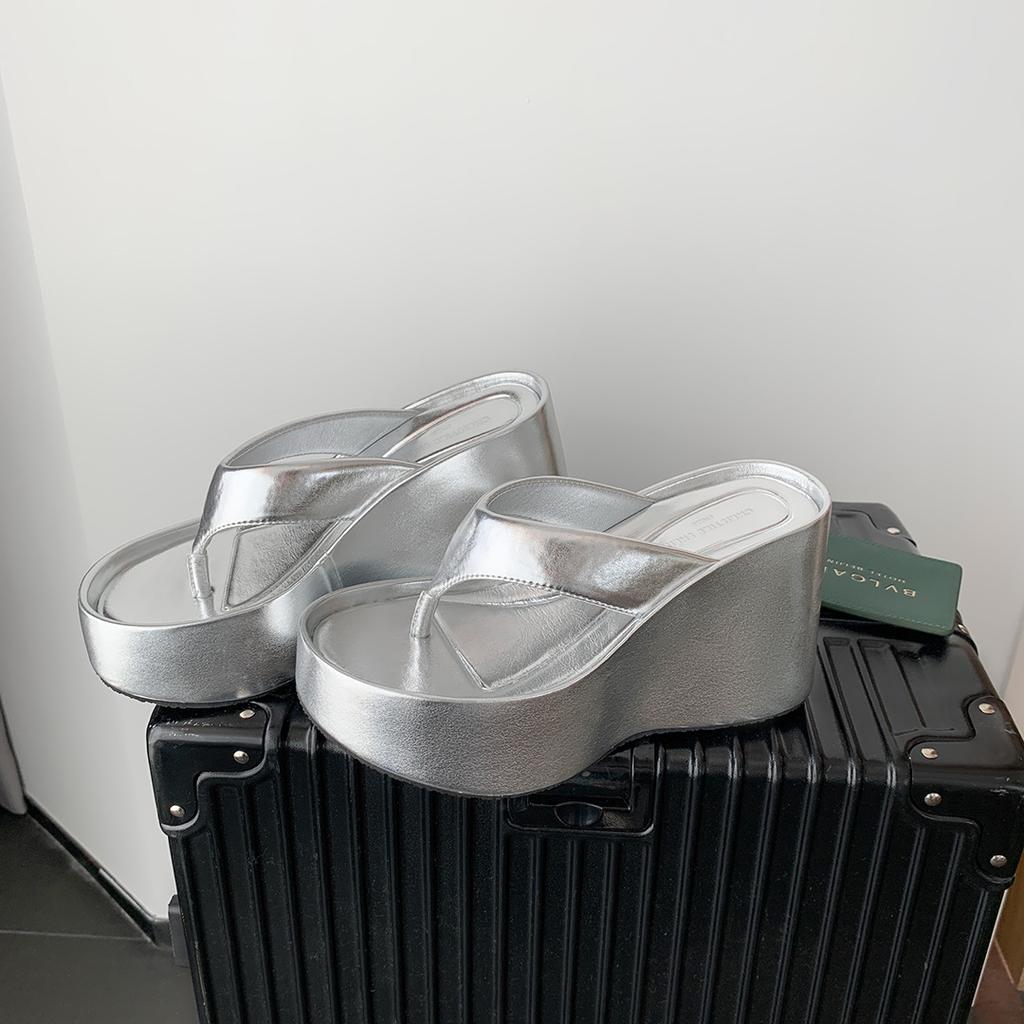 Spot second hair! Fashion versatile new Spice Girl drag 10cm muffin thick-soled flip-flops shoes sandals outside wear