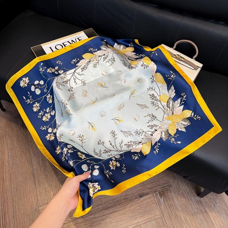 New silk scarf women's fashion versatile high-end small square scarf Korean version neck protection scarf spring and autumn retro scarf binding bag