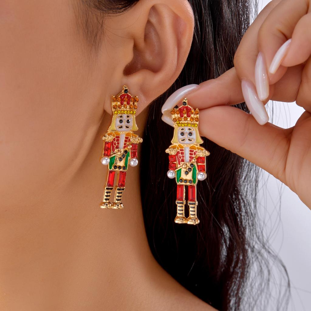 Design Sense Pink Cute Nutcracker Soldier Earrings for Women Shiny Rhinestone Imitation Pearl Elegant Earrings Christmas Jewelry