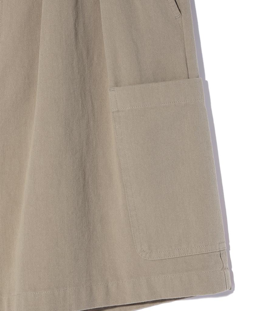 SOUNDSLIFE Two Tuck Pocket Chino Shorts Beige