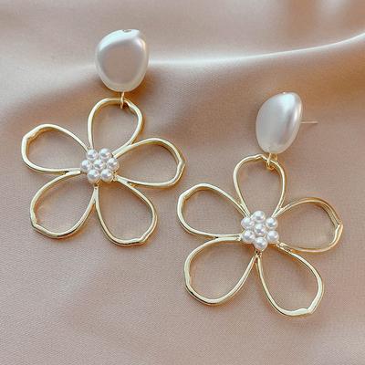 Simple Pearl Flower Earrings For Women Fashion High-End Metal Sense Temperament Earrings Trend