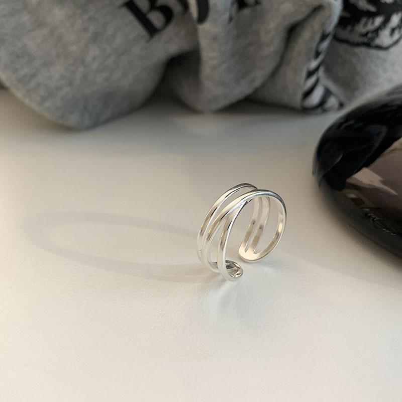 Minimalist Copper Trendy Ring For Women With Distinct Geometric Design For Any Occasion