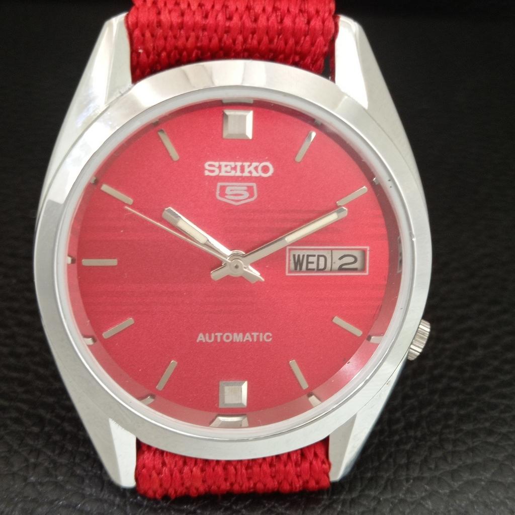 VINTAGE SEIKO 5 AUTOMATIC 7009A JAPAN MENS REFURBISHED RED DIAL WATCH a709599-1