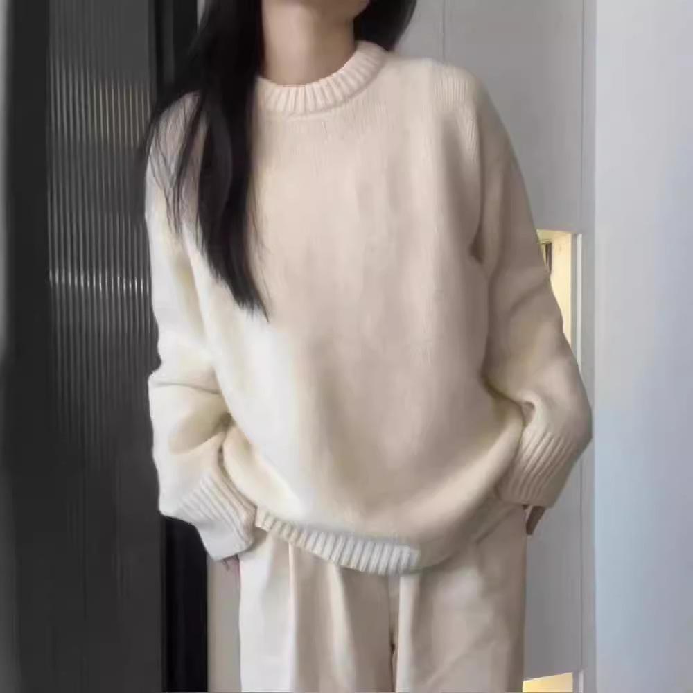 Women's Wool Round Neck Sweater - European Style, Soft Thick Knit for Autumn/Winter.