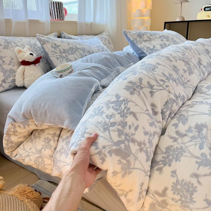 Class A Maternal And Infant Grade Thickened Warm Milk Fleece Four-Piece Set Coral Fleece Carved Fleece Quilt Cover Fleece Bed Sheet Mattress 3