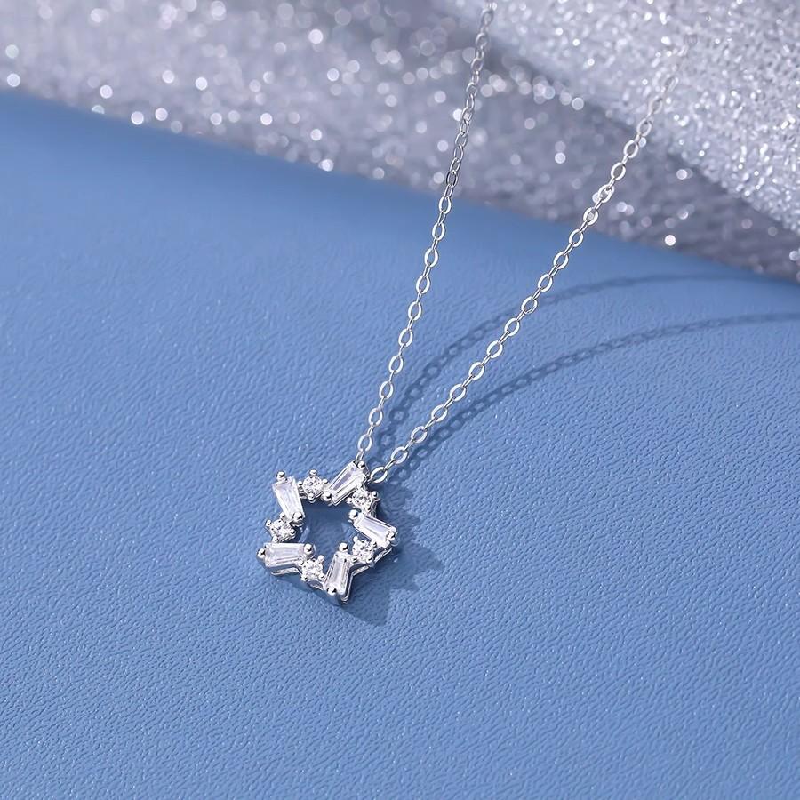 Star Necklace Pendant Women's Light Luxury Niche Collarbone Chain Year To Give Girlfriend Birthday Gift