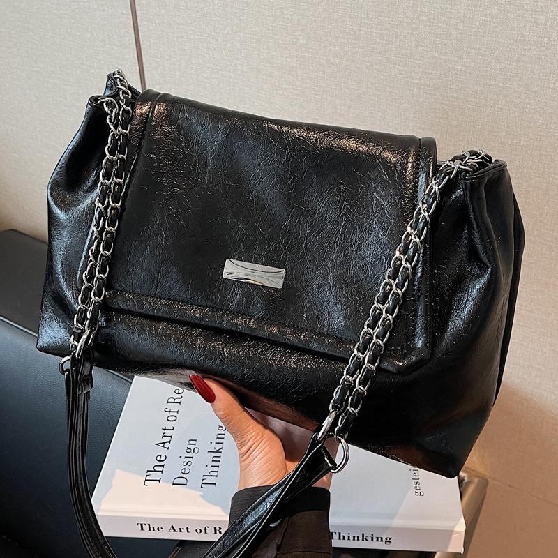 Casual retro bag women's large capacity 2025 new fashion chain shoulder bag texture class commuter tote bag