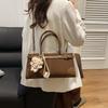 Version of Fashion Versatile 2025 Internet Celebrity with the Same Autumn and Winter Solid Color Shoulder Messenger