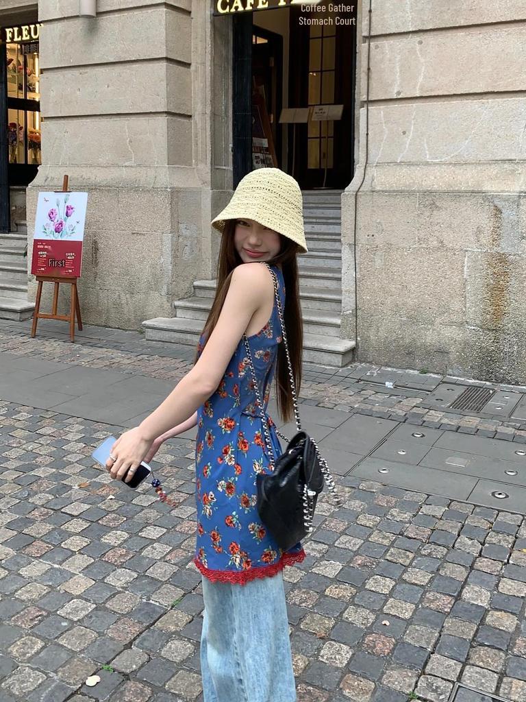 Spring 2025 French Retro Floral A-Line Spaghetti Strap V-Neck Dress