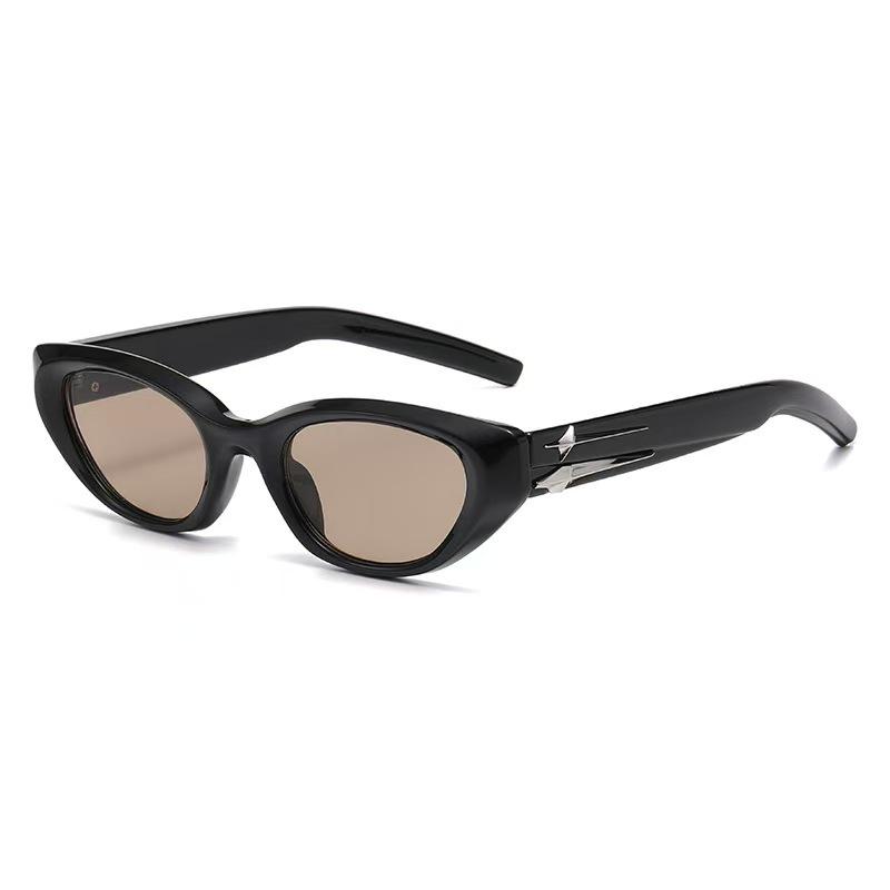 Trendy Retro Cat Eye Sunglasses for Women – Stylish Street and Hot Girl Look, Perfect for Small Faces