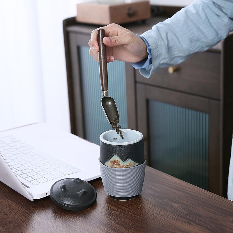 Ceramic mug simple with lid filtered water cup office brewing cup portable travel tea cup