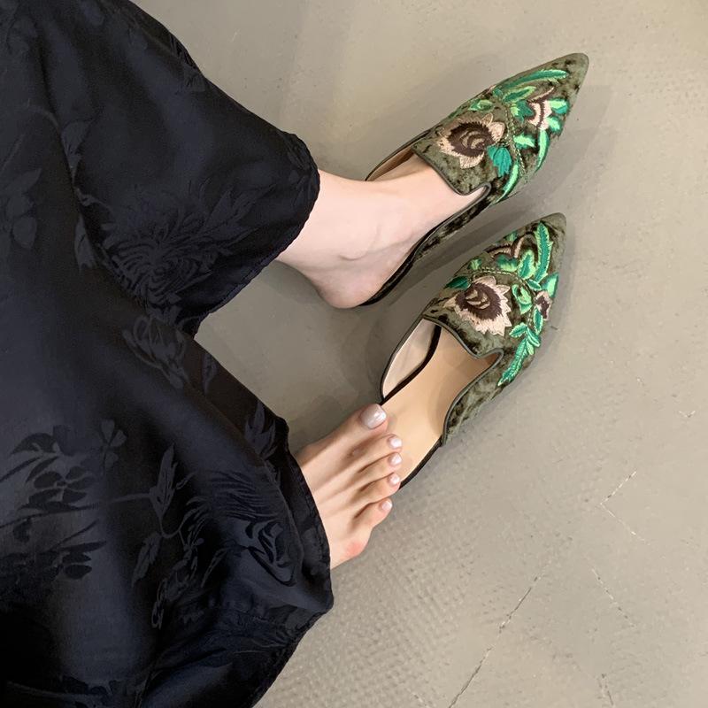 New Retro Embroidered Flat-bottomed Half-slippers Fashionable Pointed-toed Outer Wear One-word Cool Slippers Low-heeled Lazy Women's Shoes