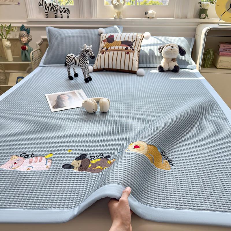 Yuanzu 3-Piece Embroidered Cooling Mat Set