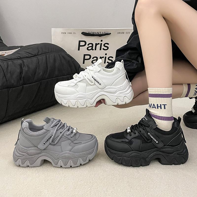 

Small man increases height and platform explosion sports shoes women s 2024 spring and autumn new lightweight mesh student casual shoes tide 35 серый
