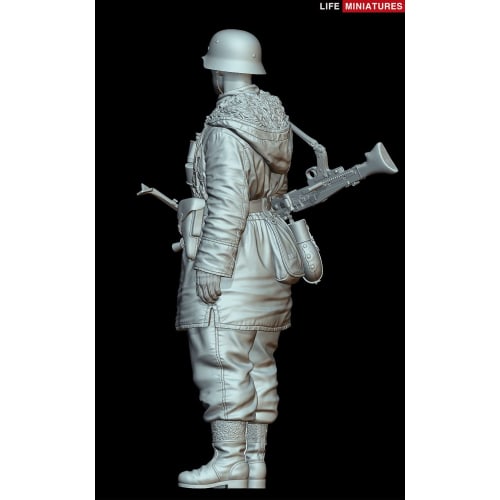 Life Miniatures 1/35 Scale World War II German Waffen-SS MG42 Gunner, Eastern Front 1943, Resin Kit, LM-35003, Molded In Color