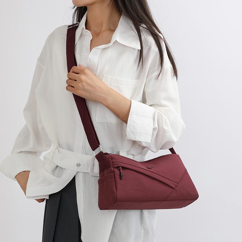Lightweight Large Capacity Women's Crossbody Bag Lightweight Water-Repellent Nylon Shoulder Bag