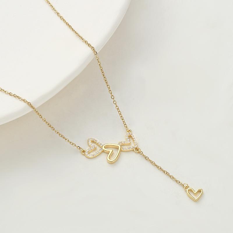 Necklaces  Premium Feeling Hollowed Out Heart Necklace Delicate Simple Sweater Chain for Women Charms Fashion Vintage Pendant Jewelry