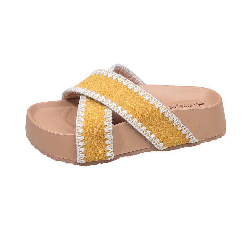 Flat Bottom Cross with Small Fragrant Wind Cool Slippers Women Wear Retro Versatile Word Lazy Beach Cool Slippers In Summer