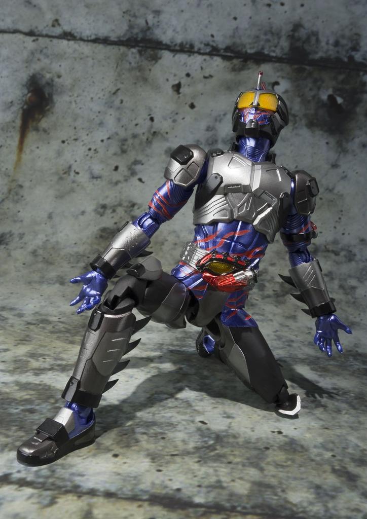 TAMASHII NATIONS Kamen Rider Amazonky Amazon Neo přibližně 150 mm malovaná pohyblivá figurka SHFiguarts ABS&PVC