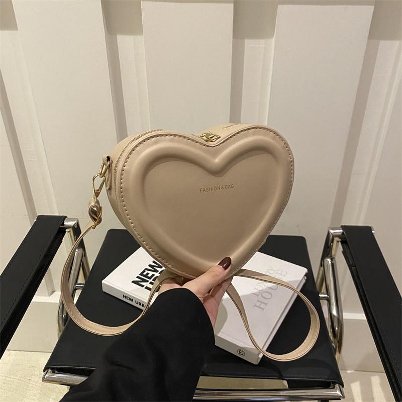 Trendy Pu Leather Heart Bag For Girls In Soft Colors Ideal For Everyday Fashion