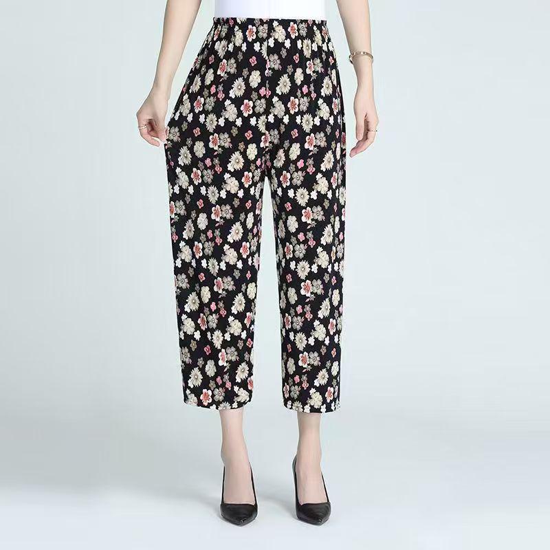 Atmungsaktive Blumendruck-Neunpunkt-Hose in Übergröße für Frauen mittleren Alters und ältere Frauen - Sommer-Eisseide, Lockeres gerades Bein Design
