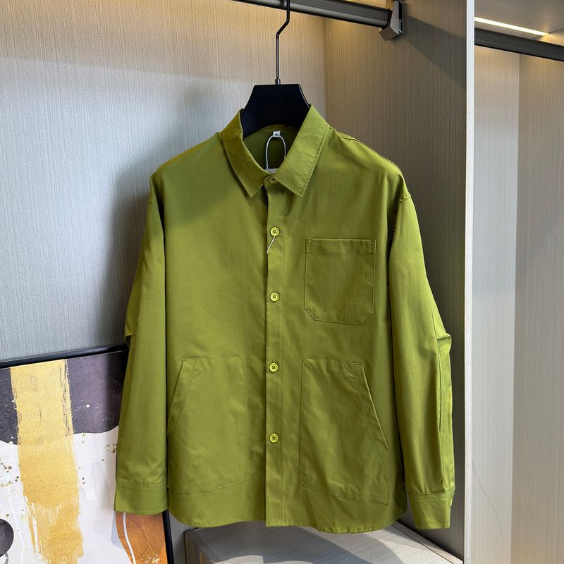 And American Workwear Style Long-Sleeve Shirt for Men with Multiple Pockets, Functional Outdoor Water-Resistant Casual Shirt, Solid Color Jacket
