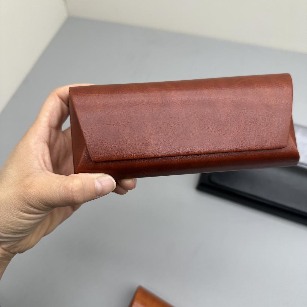 Large Capacity PU Leather Triangular Glasses Case Magnetic Closure Anti-scratch Protective Eyewear Holder for Sunglasses