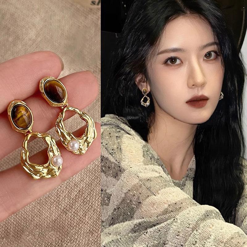 French Vintage Coffee Color Resin Irregular Earrings Geometric Imitation Amber Ternperamental Earring