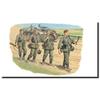PLATZ Dragon 1/35 WWII German Wehrmacht Infantry Marching Barbarossa 1941 Plastic Model DR6105 Molded Color