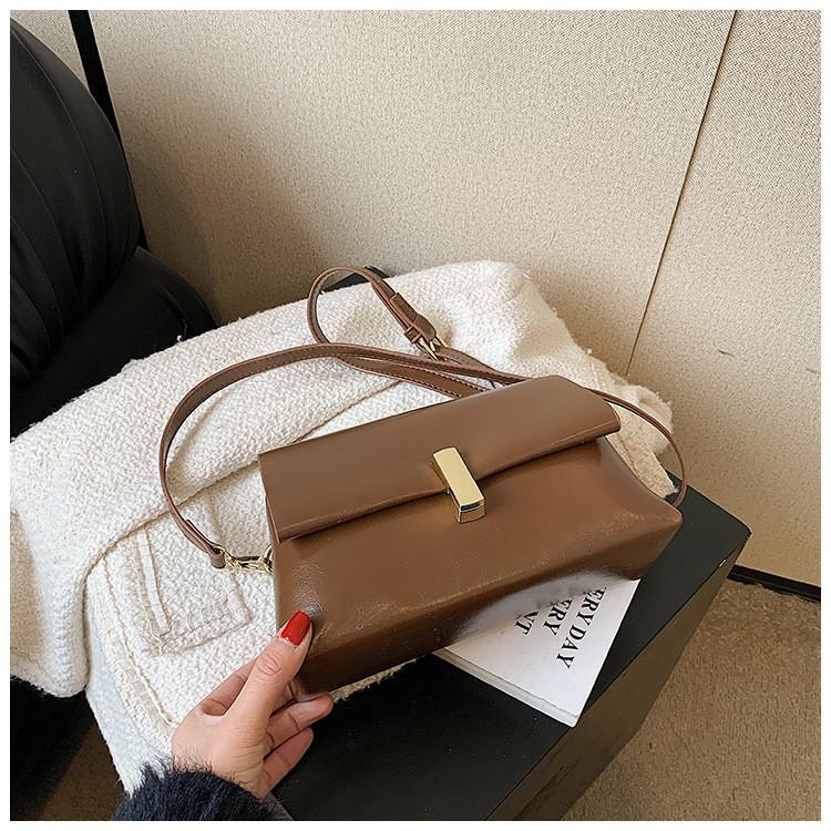 IELGY Simple Underarm Bag All-Match Shoulder Commuter Bag