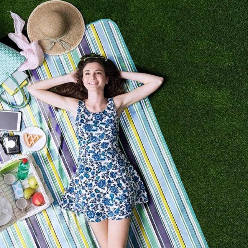 1 Stück 145 cm × 200 cm Wasserdichte Picknickdecke - Outdoor Strand Sanddicht Langlebige Matte, Geeignet für Strand, Camping, Wandern (Faltbar)