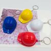 2 Piezas Hebilla Colgante Multiusos Forma de Casco Diseño Abrebotellas Decorativo Antipérdida Creativo Colgante Llavero Accesorios para Exteriores