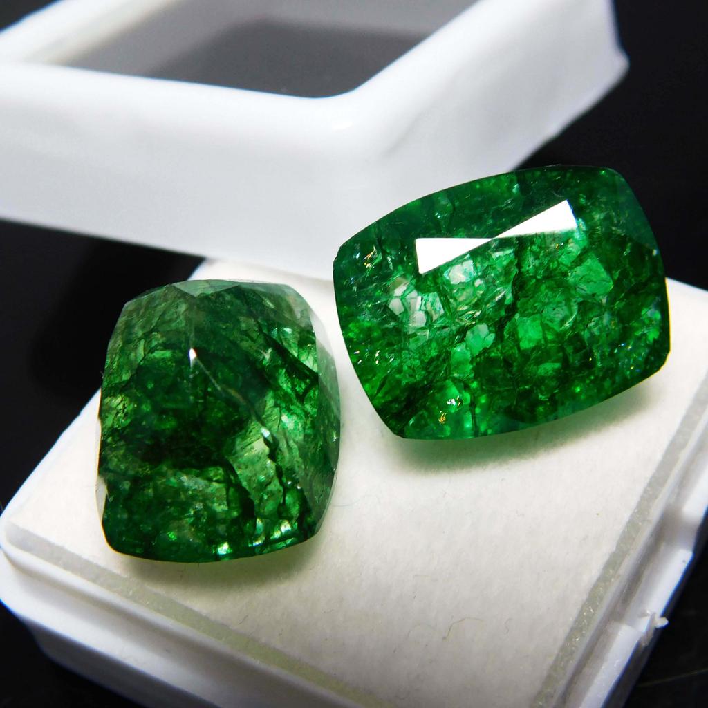 Natural Green Colombian Emerald 21ct Cushion Cut Certified Loose Gemstone