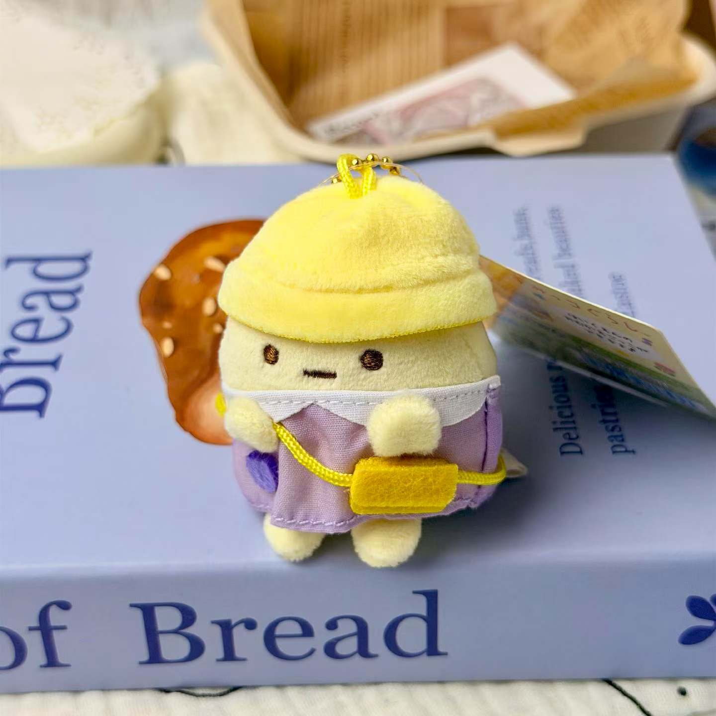 Nieuwe 6cm Sumikkogurashi Anime Kleuterschool Serie Pluche Poppen Sleutelhangers Uniform Kostuum Sumikko Gurashi Knuffel Klein Hanger