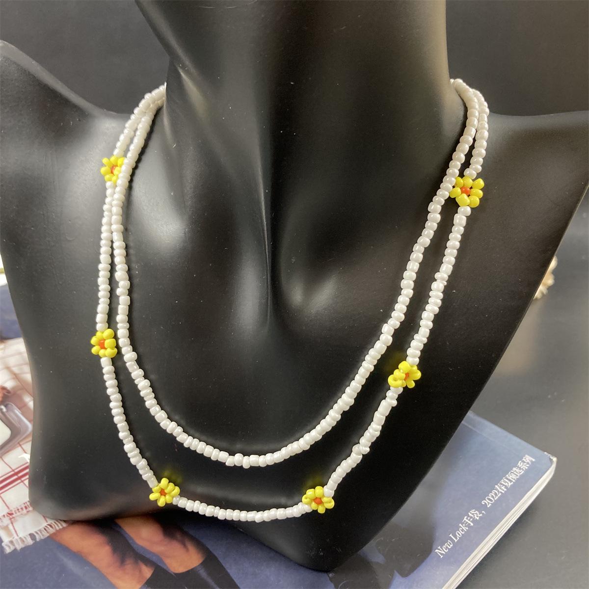 Dopamine Style Daisy Necklace: Colorful Beaded Flowers