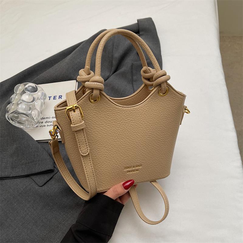 Hand Carry Fashion Bucket Bag Women's Korean Version Ins Shoulder Bag 2025 Spring New Simple Casual Portable Messenger Bag