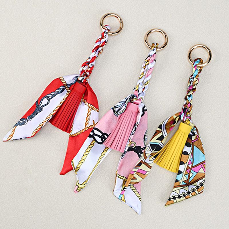 Femme Alliage Tissé à la Main Polyester Pendentifs Sac Cadeau Créatif Porte-clés Supports Ornement Ruban de Soie Porte-clés Personnalité 9 Couleurs