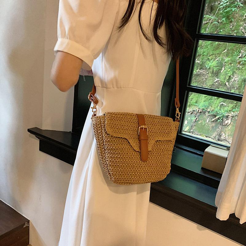 Summer Popular Woven Straw Bag Women's Vacation Beach Bag Versatile Messenger Bag Shoulder Bag Retro Saddle Bag