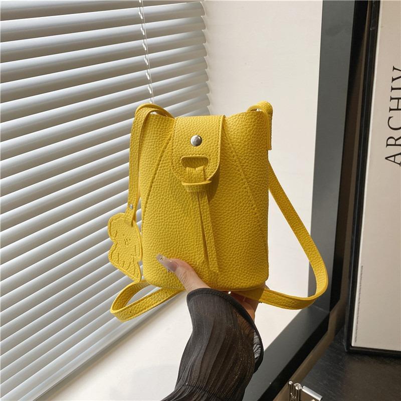Stylish and simple mobile phone bag women's bag 2 new versatile mini messenger bag textured shoulder bag
