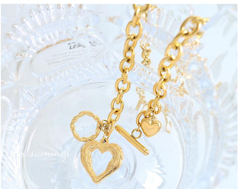 Marka 18k Gold Heart Necklace: French Style, Hollow Design, OT Clasp, Women's Titanium Steel Clavicle Chain (P1045)
