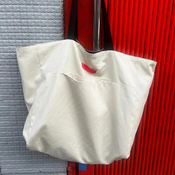 002-AA REVERSIBLE BAG (BLACK)