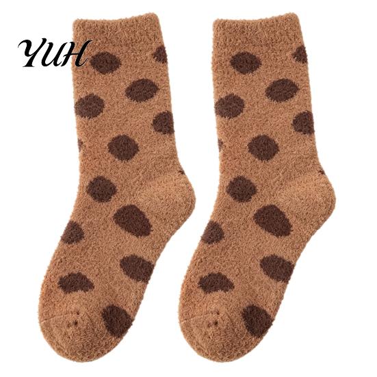Cozy Winter Sleep Socks 1 Pair Thickened Coral Fleece for Women, Warm Thermal Breathable Velvet Bed Socks, Soft Plush Indoor Floor Autumn Comfort