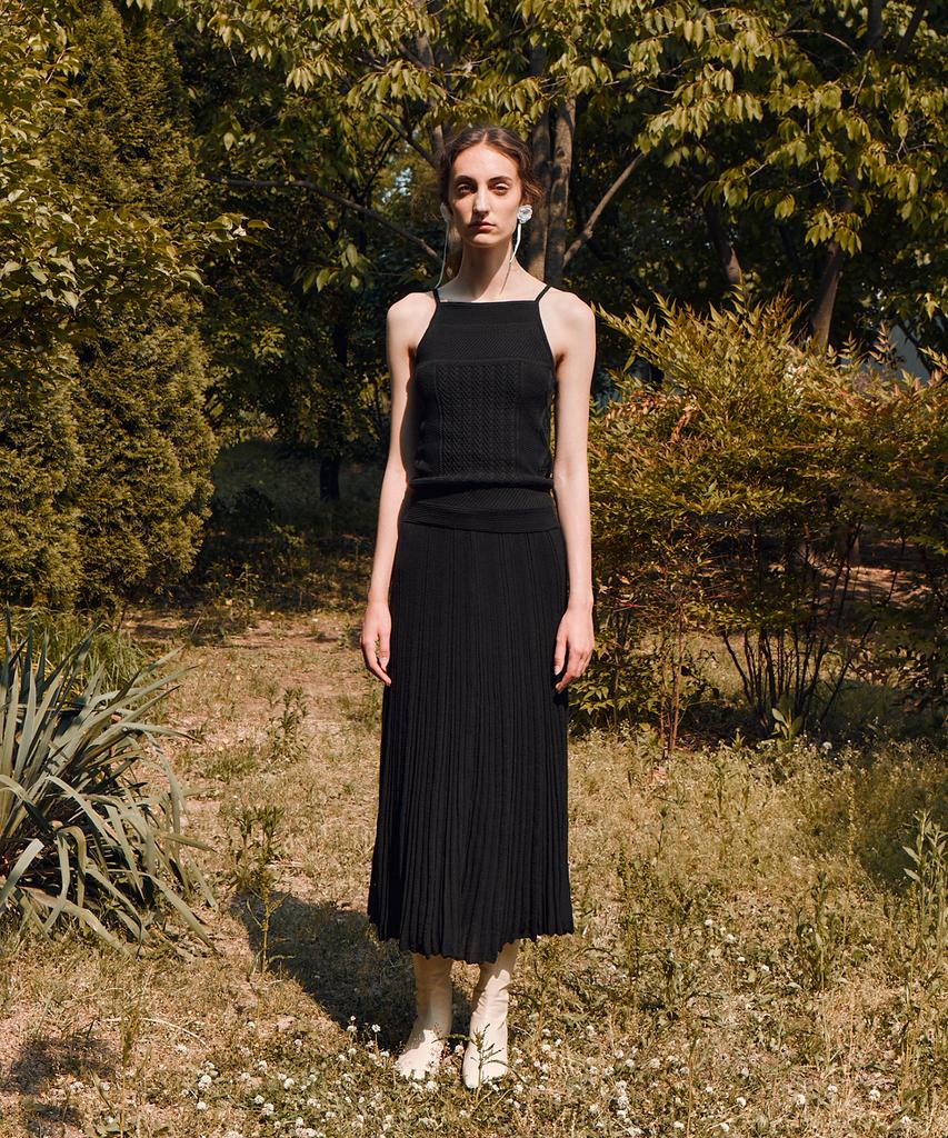 RE RHEE Halter Neck Knitted Top Black
