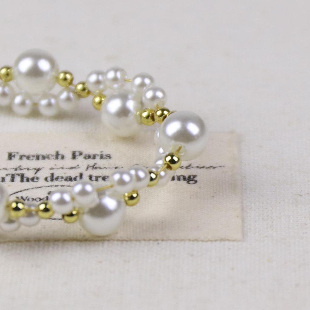 Elegant 2025 Pearl & Small Flower Cat Paw Beaded Bracelet
