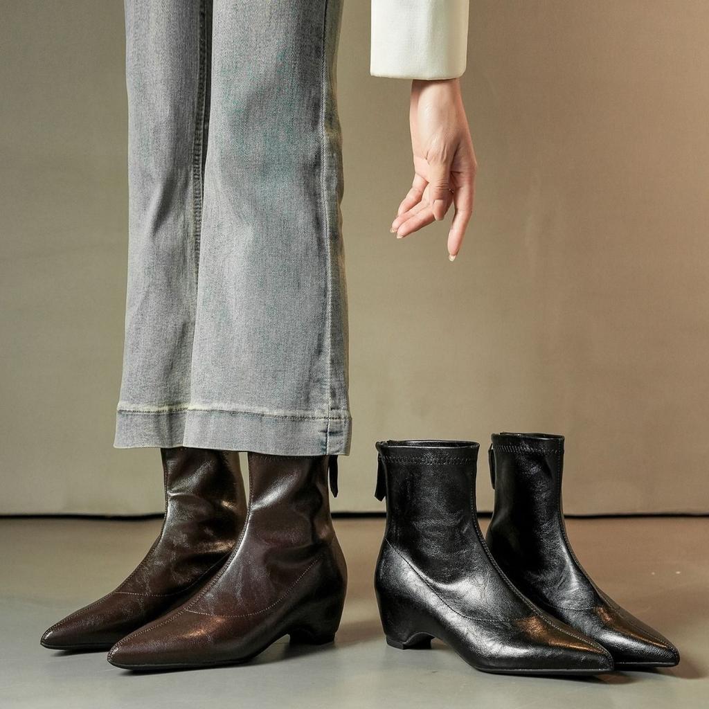 2026 Autumn and Winter New French Pointed Retro Thin Boots Inner Height Increase Women's Thick Heel Short Boots Women's Leather