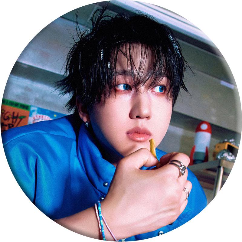 Stray Kids 2026 Calendar Badge, Mirror Keychain, and Pendant - Kpop Merchandise