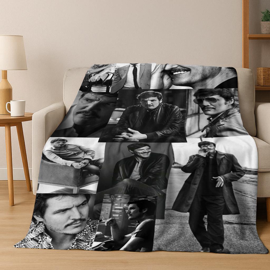 2025 Neue Pedro Pascal Schauspieler Star Kunst Flanelldecke, Gemütliche Weiche Überwurfdecke für Zuhause Schlafzimmer Bett Sofa Picknick Abdeckung Kinder Geschenk
