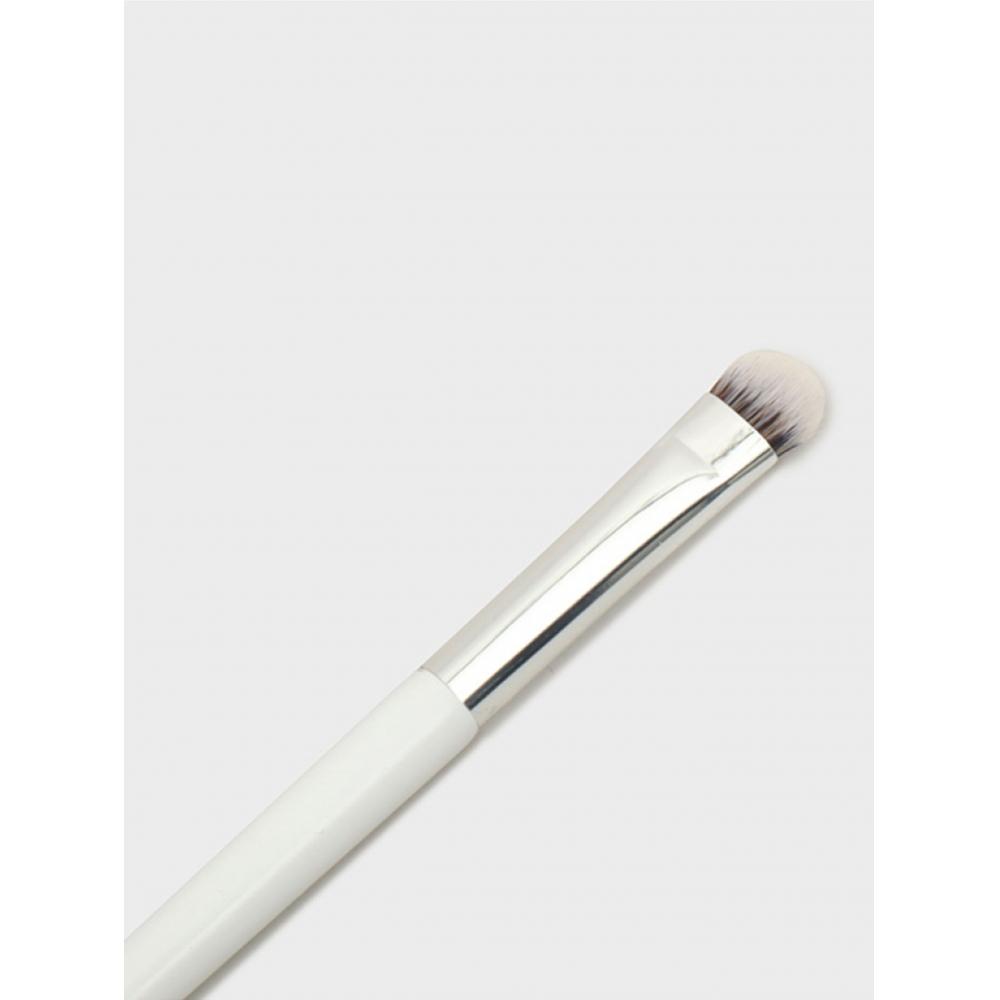 Daiso Point Shadow Brush 502