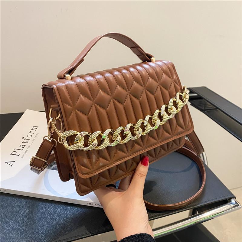 Роскошная женская сумка через плечо с толстыми цепочками из искусственной кожи — фото 4