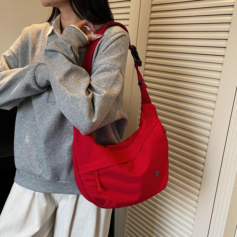 Lightweight Nylon Crossbody Bag for Women – Sleek & Water-Resistant Design with Adjustable Strap, Perfect for Daily Use